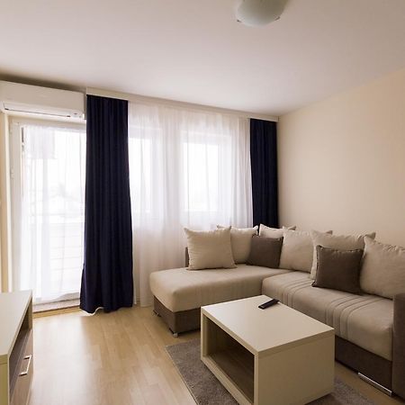 Airport Hotel Garni Belgrado Buitenkant foto