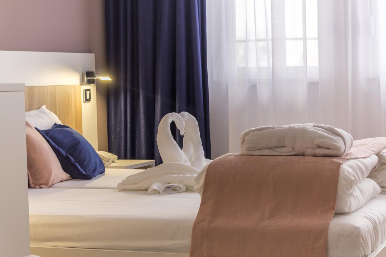 Airport Hotel Garni Belgrado Buitenkant foto