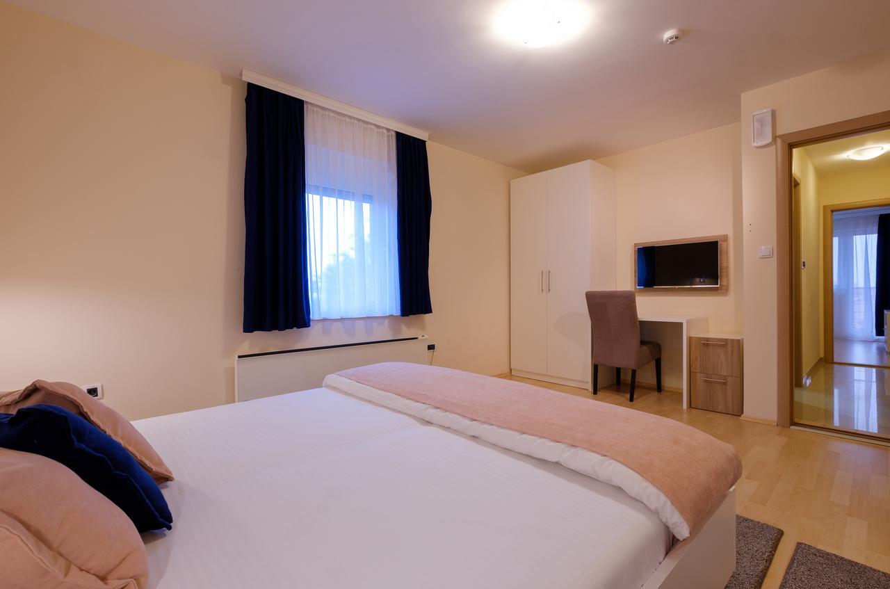 Airport Hotel Garni Belgrado Buitenkant foto