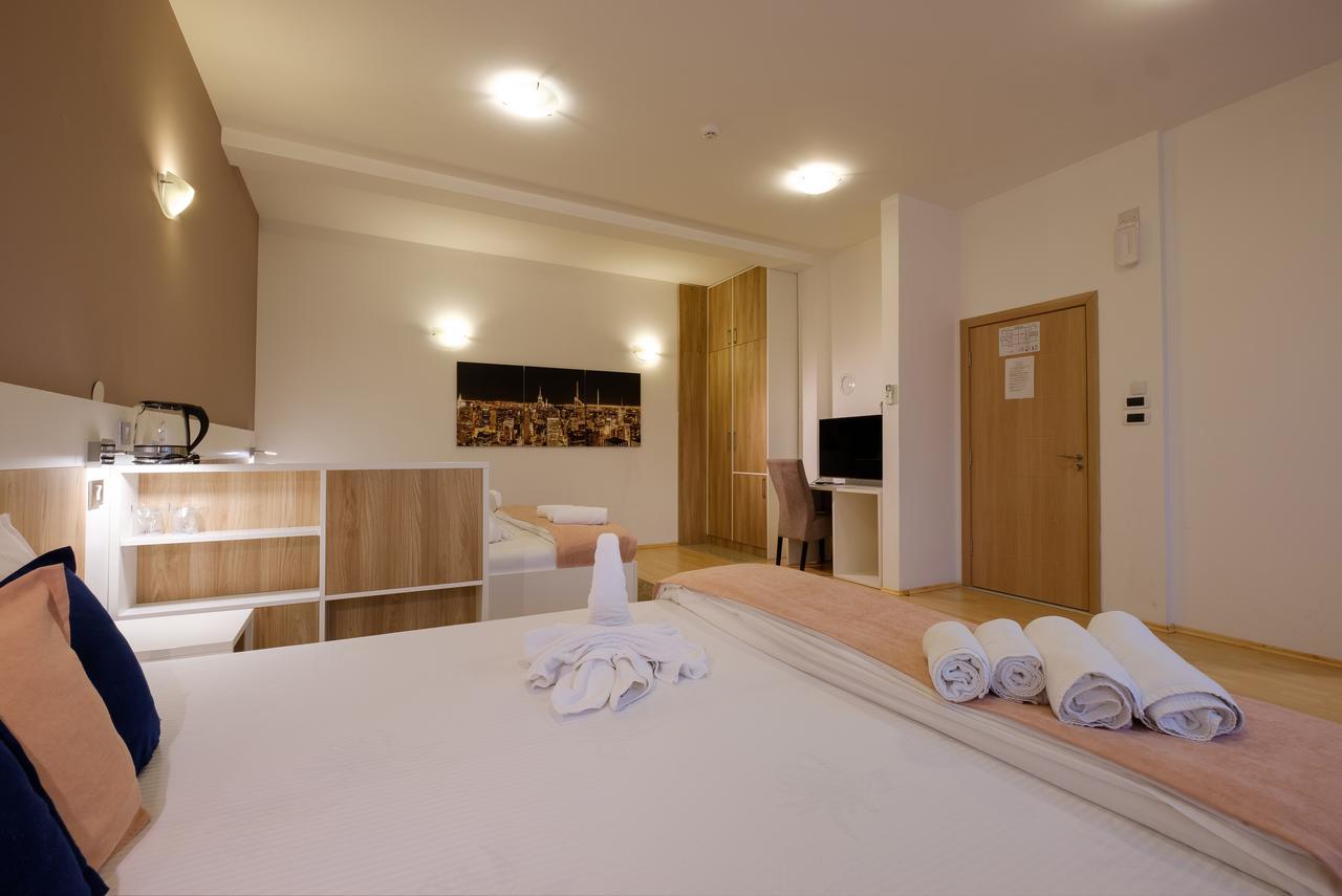Airport Hotel Garni Belgrado Buitenkant foto