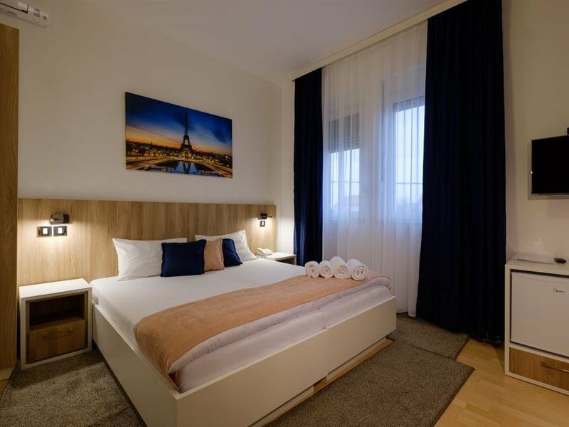 Airport Hotel Garni Belgrado Buitenkant foto