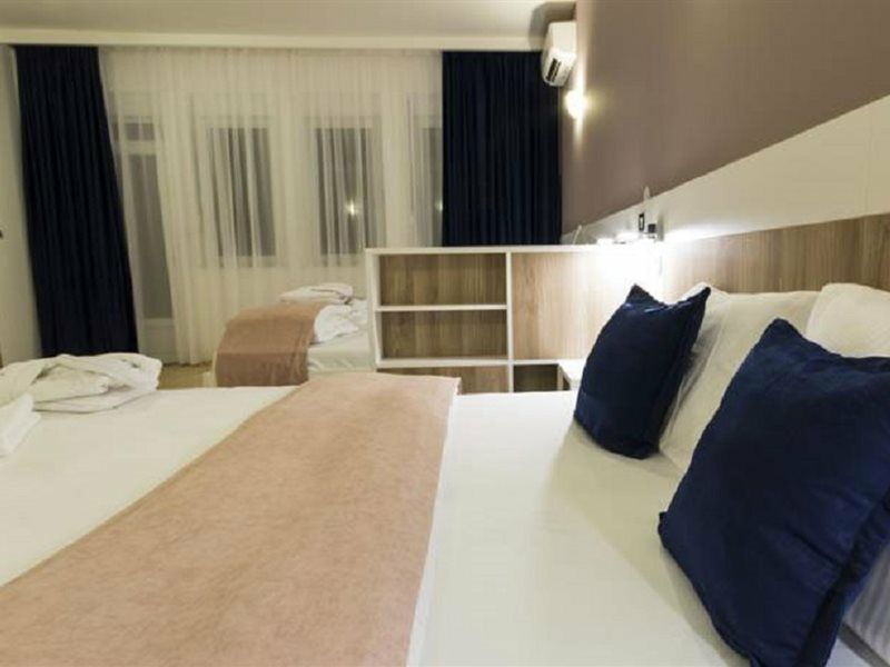Airport Hotel Garni Belgrado Buitenkant foto